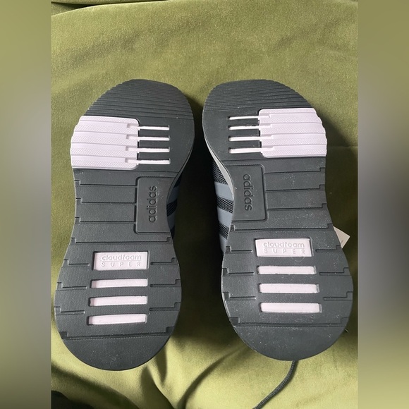 NEW Adidas Women’s Running Shoe - Picture 7 of 10